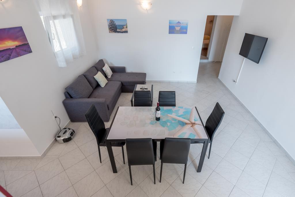 Apartment Rita Преко Екстериор снимка